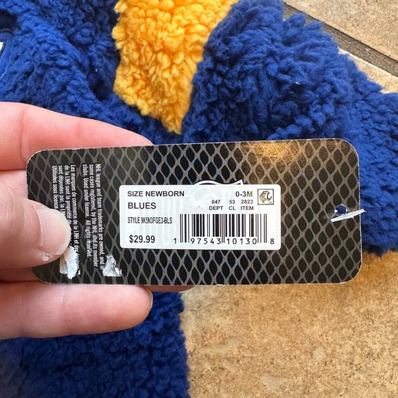 New!!! NHL St.Louis Blues 0-3 Months onesie - Picture 3 of 7